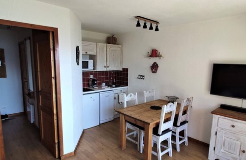 Vaujany Apartment | COCHETTE 1 APT 9 - One Bedroom Apartment, Sleeps 4