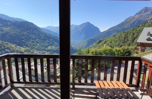 Vaujany Apartment | COCHETTE 1 APT 9 - One Bedroom Apartment, Sleeps 4