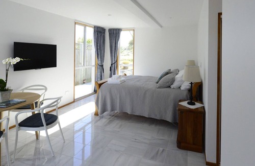 Waimairi Beach Apartment | Cockle Lane Beach Studio Two - a beachside getaway, just for you