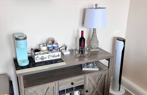 Wildwood Crest Condo | Cocktails & Dreams with Ocean + Pool Views