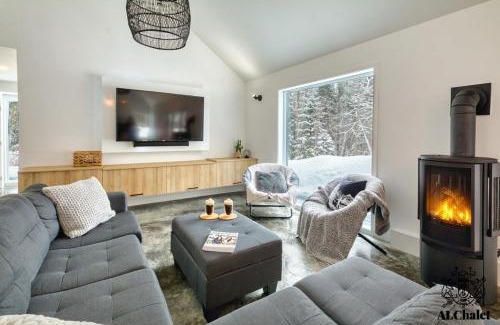 Petite-Riviere-Saint-Francois Ski Chalet | Cocotte d'hiver - Chalereux avec Foyer intérieur