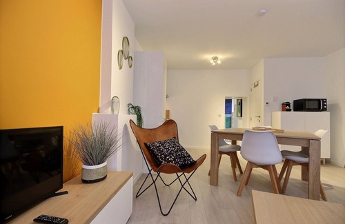 Liege Apartment | Coco Santiago - 1 room