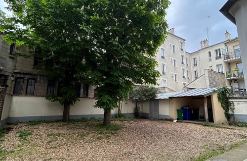 Asnieres-sur-Seine Apartment | Cocon de Bonheur 5 min St Lazare Paris