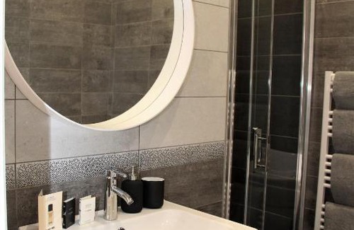 Charpennes - Charmettes Apartment | Cocon de Lyon, Charpennes, Jacuzzi et Emplacement idéal