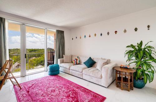 Coconut Grove Apartment | Coconut Grove Retreat 1 bedroom apartment with Bay views