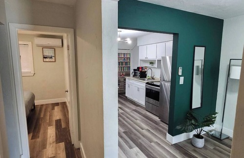 Southwest Coconut Grove House | Coconut Grove spot near Brickell and Downtown!, Coconut Grove spot near Brickell and Downtown!