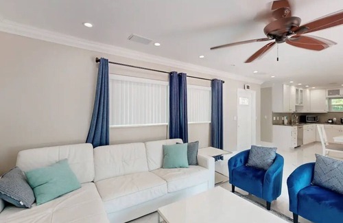 Lauderdale-by-the-Sea House | Coconut Oasis Across from the Beach - Luxury 3-bedroom Chef's Kitchen & Privacy.