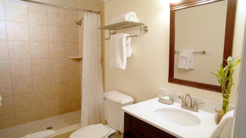 Tavernier Hotel | Coconut Palm Inn