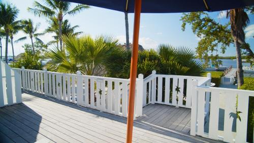Tavernier Hotel | Coconut Palm Inn