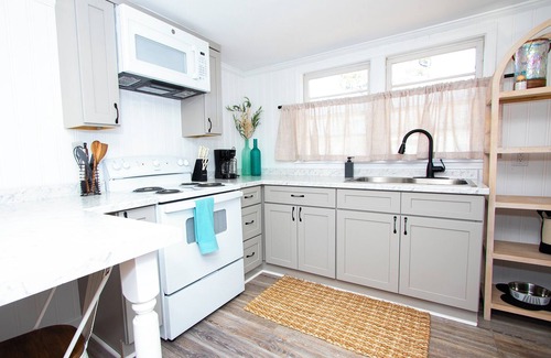 Morehead City House | Coconut Shack- Perfect hideaway on the Crystal Coast!