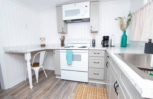 Morehead City House | Coconut Shack- Perfect hideaway on the Crystal Coast!