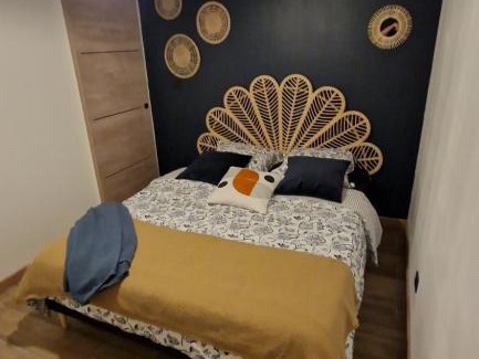 Carnoux-en-Provence Apartment | Cocooning LE MUGEL aux portes des calanques de Cassis & SPA