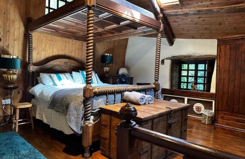 Bethania House | Coed Y Ddraig - themed 3 bedroom cottage, with bar & pool table
