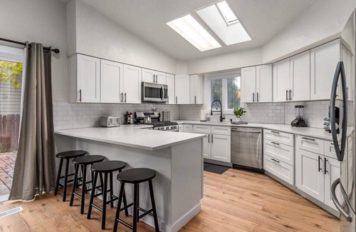 Graystone House | Coeur d'Alene Getaway I Quiet Neighborhood
