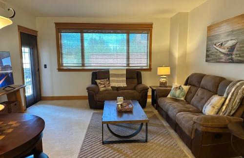 Coeur d'Alene Apartment | Coeur d Alene Riverstone Retreat