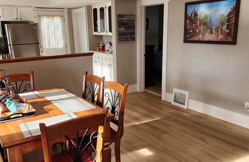 Coeur d'Alene House | Coeur d'Alene's Famous Lakeshore Cottage close to the beach!
