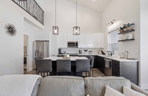 Coeur d'Alene House | Coeur d'Alene Townhome Modern New Downtown Shops Beach