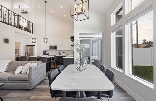 Coeur d'Alene House | Coeur d'Alene Townhome Modern New Downtown Shops Beach