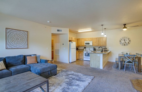 Coeur d'Alene Condo | Coeur d'Alene Vacation Rental: 4 Mi to Hayden Lake