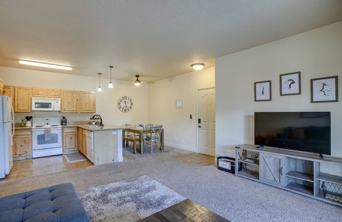 Coeur d'Alene Condo | Coeur d'Alene Vacation Rental: 4 Mi to Hayden Lake