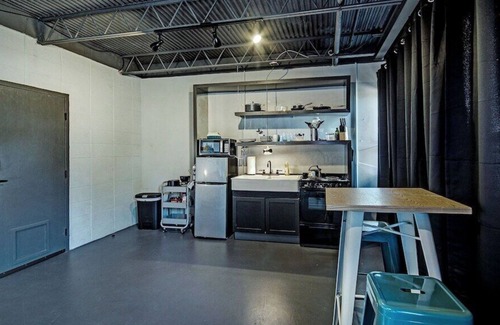 Greater Belhaven Apartment | Coffee Shop Apartment in the Midtown District