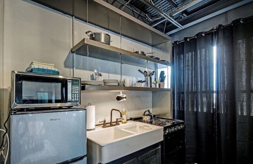 Greater Belhaven Apartment | Coffee Shop Apartment in the Midtown District