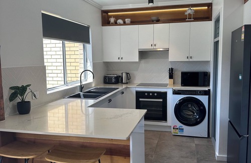 Coffs Harbour Apartment | Coffs Jetty 2 Bedroom, 2 Bathroom Seabreeze, walk to Jetty strip and beach