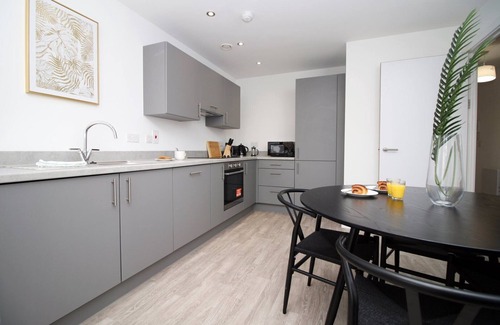 Taunton Apartment | Cohost Partners Cozy Stay Taunton City Centre