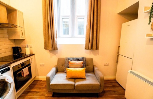 Castle Apartment | Cohost Partners Serene Chapel Retreat King Bed Sleeps 4