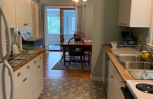 Ogunquit House | 'Cois Farraige' (irish translation 'by the sea')