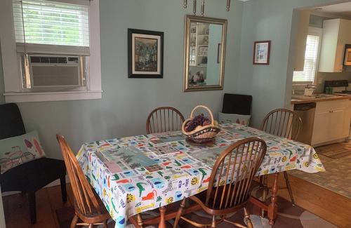 Ogunquit House | 'Cois Farraige' (irish translation 'by the sea')