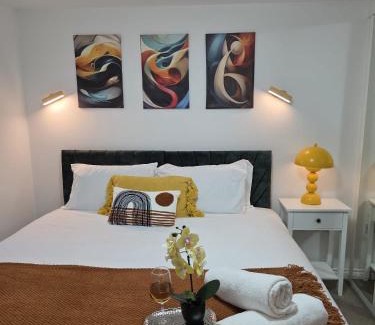 Colchester House | Colchester Cosy 3-Bed House, 2 Free parking, Fast WiFi, Pets allowed, City Centre