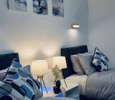 Colchester House | Colchester Cosy 3-Bed House, 2 Free parking, Fast WiFi, Pets allowed, City Centre
