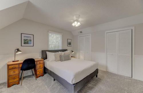 Columbia House | Coldstream Family Home