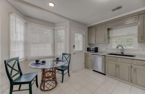Columbia House | Coldstream Family Home