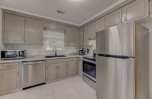 Columbia House | Coldstream Family Home