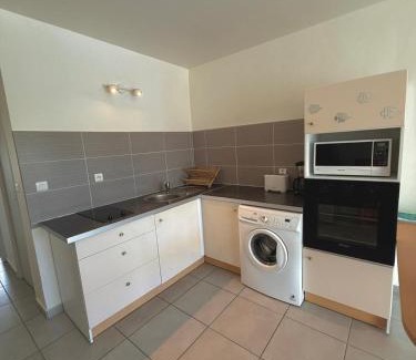 L'Houezel Apartment | COLIBRI DAMPIERRE Appartement cosy au Gosier avec piscine, terrasse et vue mer