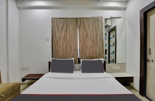 Ahmedabad Hotel | Collection O 81260 Hotel Alexa