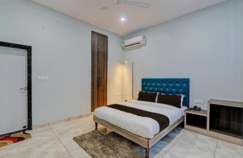 Varanasi Hotel | Collection O Maharaja Resort