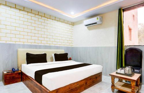 Gwalior Hotel | Collection O Mall Road Gwalior