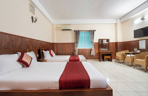 Binh Chanh Hotel | Collection O Nam Phuong Hoang Hau Near Lotte