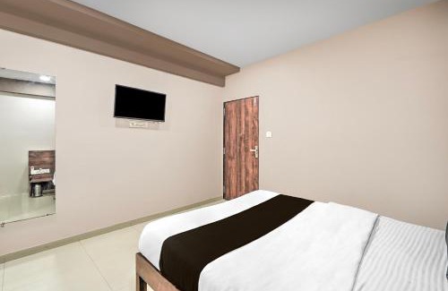 Surat Hotel | Collection O Palampur Surat Formerly Hotel Royal Paradise