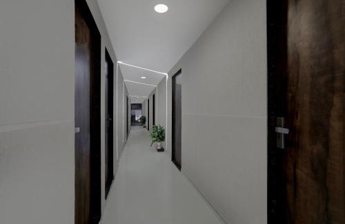 Surat Hotel | Collection O Palampur Surat Formerly Hotel Royal Paradise