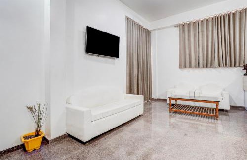 Rohini Hotel | Collection O Sector 7 Rohini Formerly Giriraj Residency