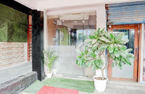 Faridabad Hotel | Collection O The Grand Palace Hotel & Banquet