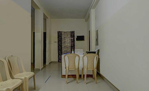 Madipakkam Hotel | Collection O Velachery Railway Junction Formerly Vijay Guest House