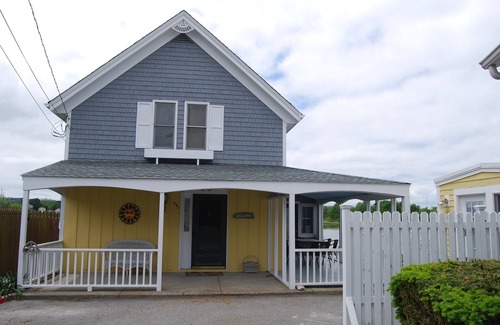 Portsmouth House | College Rental … 9 mth Listing 6 minutes from Roger Williams University