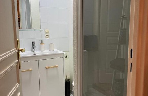 Old Town Apartment | Colmar Centre renovated cottage 4 people - terrace