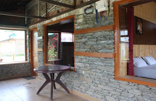 Jogindarnagar Bed & Breakfast | Colonel's Barot Highland Retreat
