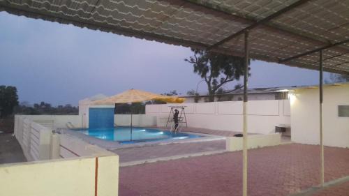 Mhow Apartment | Colonels Oasis Resort